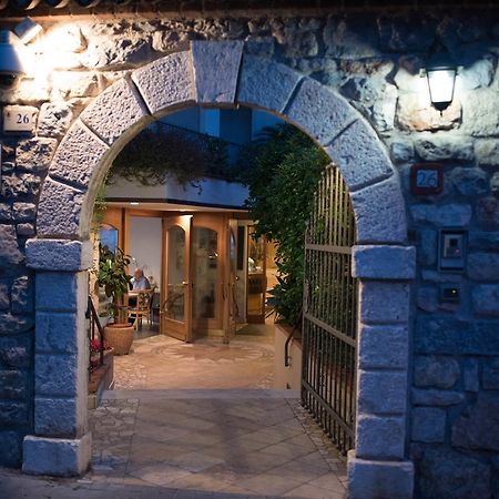 Hotel Venezia Malcesine Exterior photo